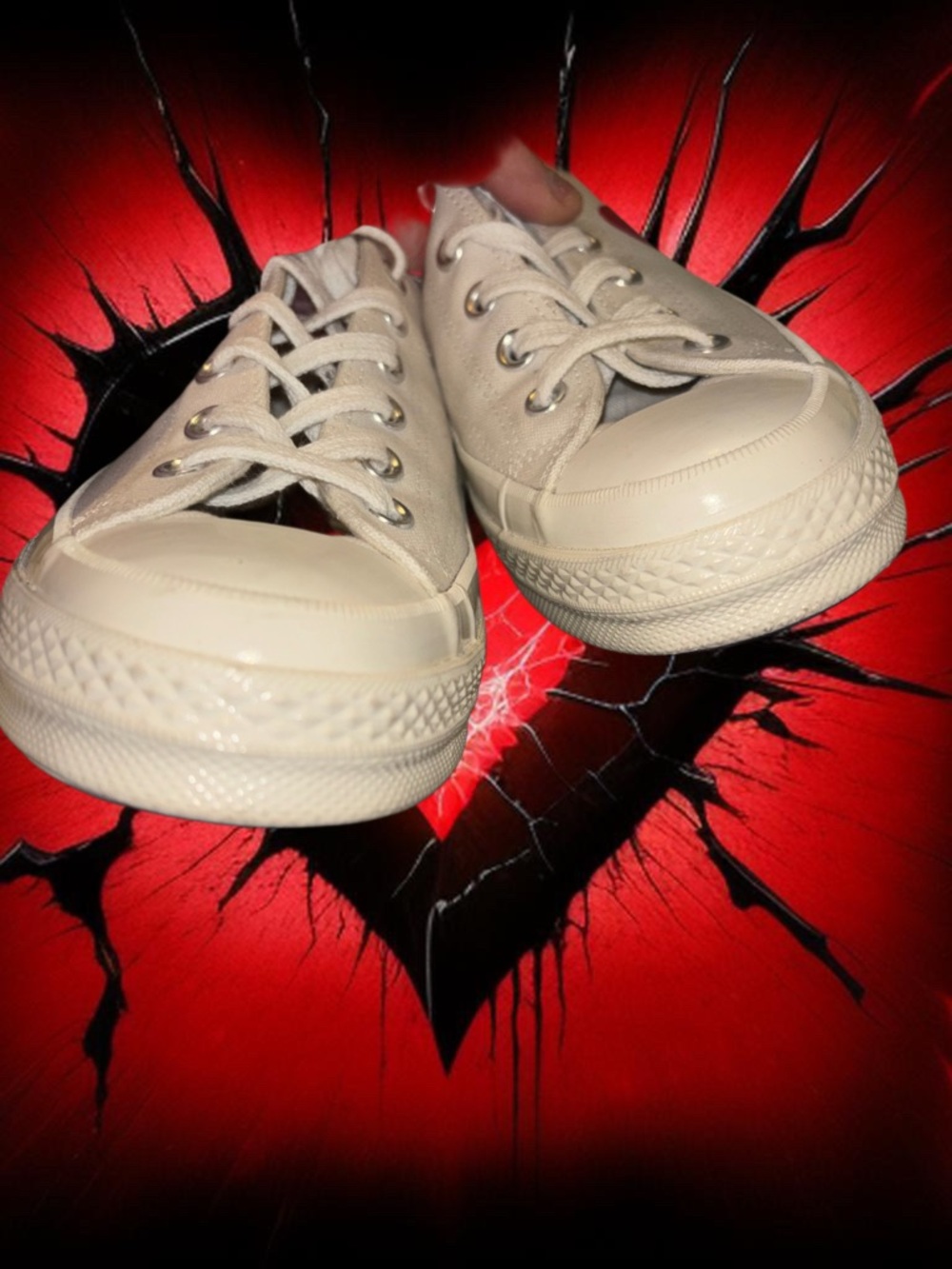Converse PLAY Commes de Garcon Low Top Sneakers in White with Red Heart Logo - Picture 5 of 9